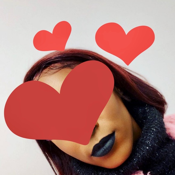 💄CHARM MATTE LIQUID LIPSTICK 💋 - Picture 2 of 5